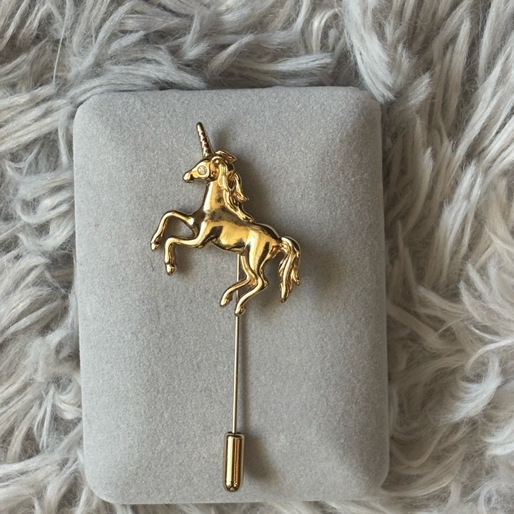 Vintage 1998 Avon Unicorn Stick Pin